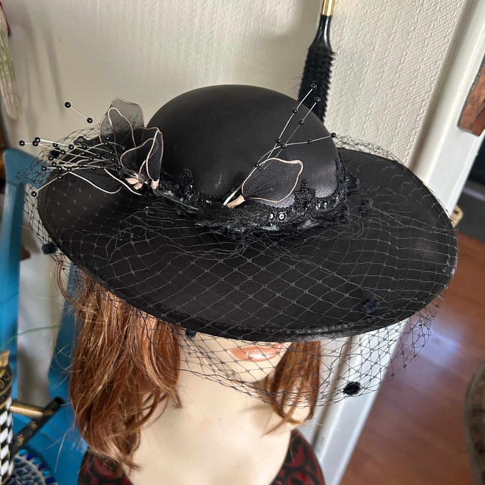 Vintage Black Satin Wide Brim Hat w Veil - Picture 4 of 16